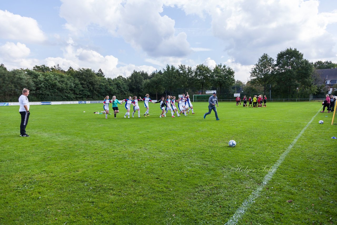 Bild 387 - B-Juniorinnen SVHU - Weststeinburg : Ergebnis: 15:0